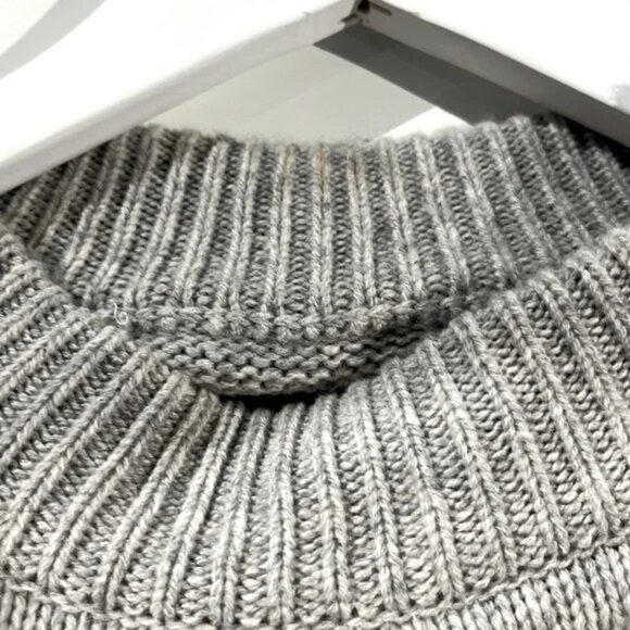 Tibi PF/17 Heather Grey Cashmere Pleated Sleeve Cropped Pullover - Picture 8 of 9
